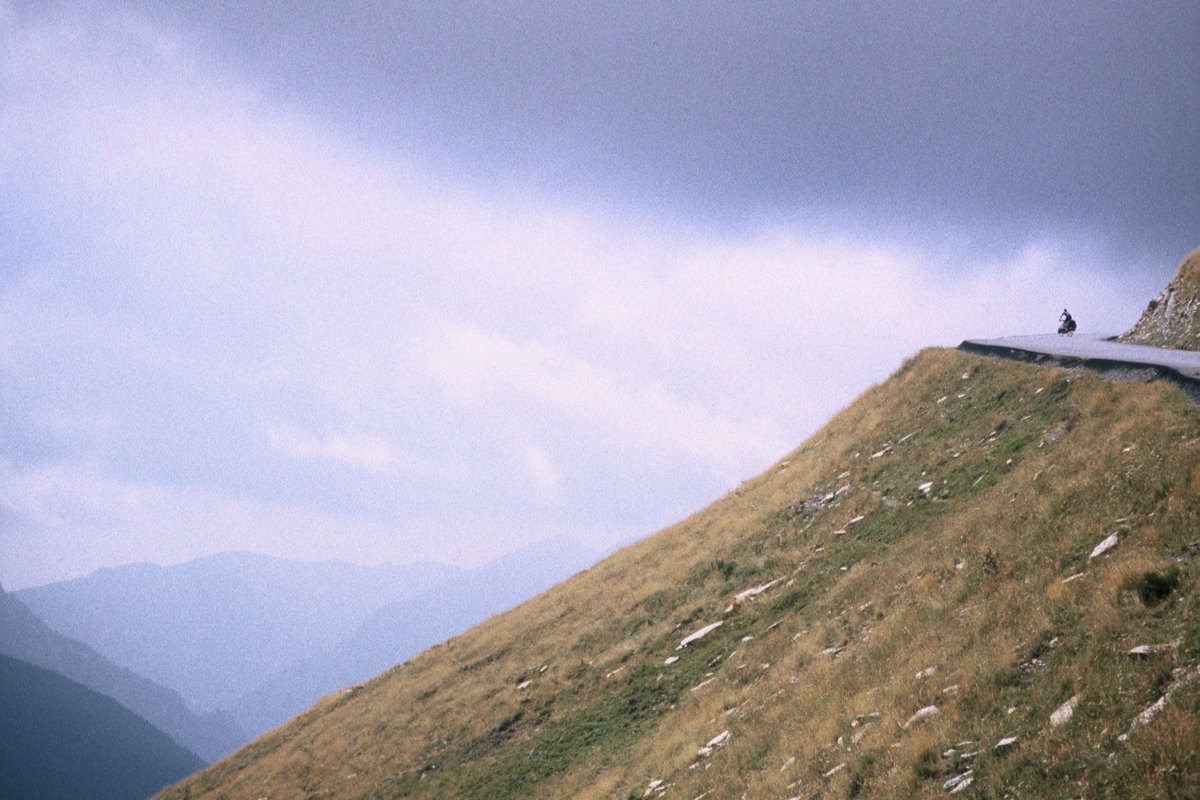 Thorsten Schröder Pyrenäen Frankreich 1998 auf einem Pass